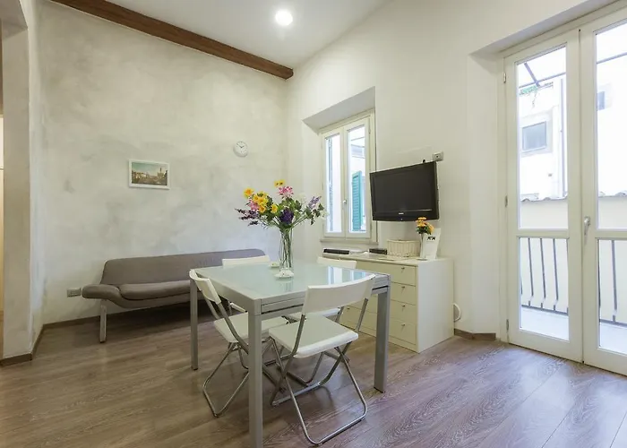 Appartamento Piazza Pitti 2 Bedroom