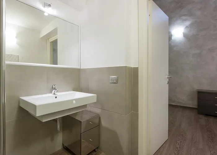 Piazza Pitti 2 Bedroom *