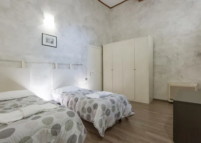 Piazza Pitti 2 Bedroom Appartamento *
