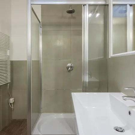 Piazza Pitti 2 Bedroom Appartement